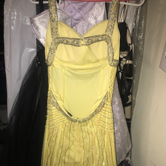 Yellow prom dress - Picture 3 of 7